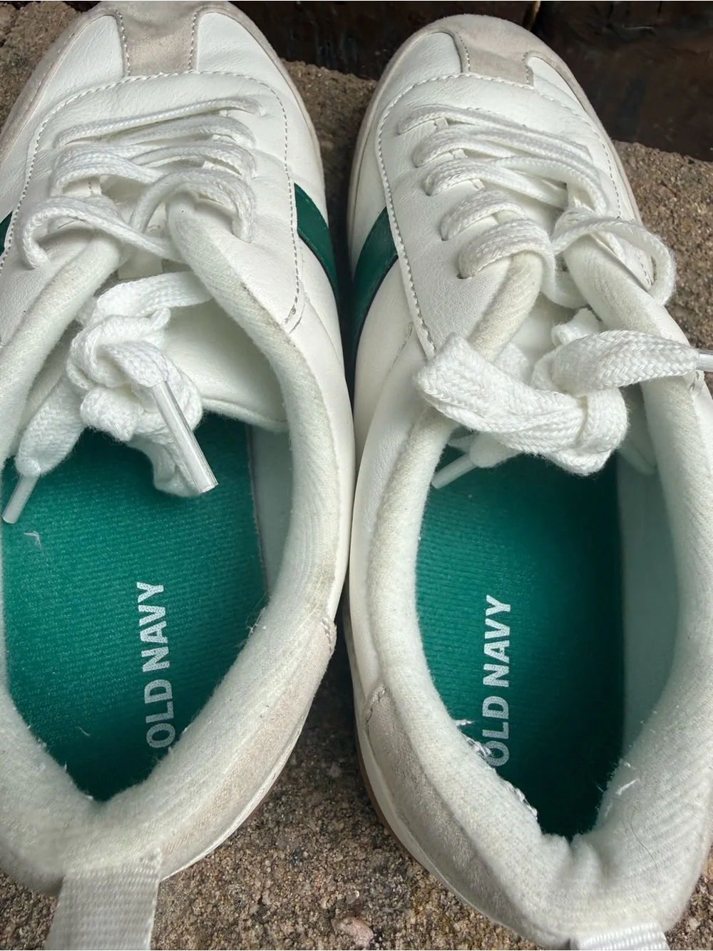 Old Navy Kids White Green Stripe Sneakers Size 4